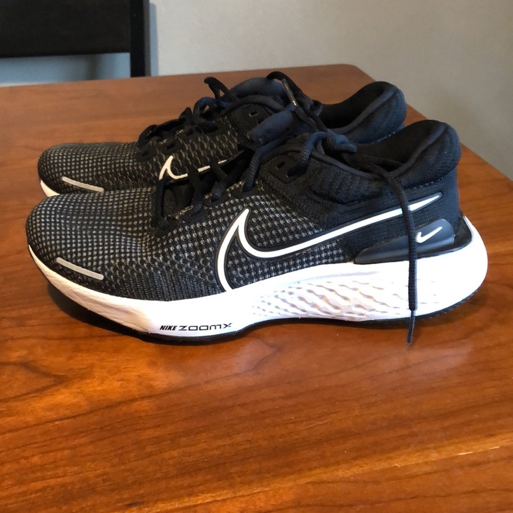 Nike ZoomX Invincible Run Flyknit 2 Woman’s DC9993-001 - Picture 4 of 9